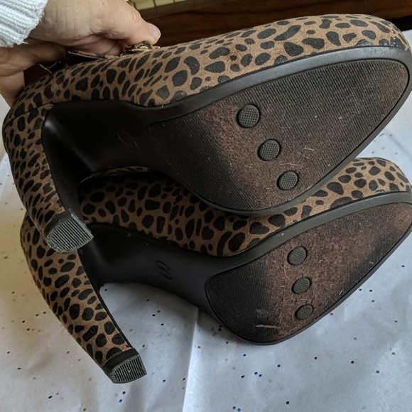 Mossimo Leopard Mary Jane heels - Picture 4 of 5